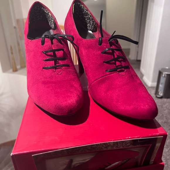 Red high heels - Picture 6 of 7